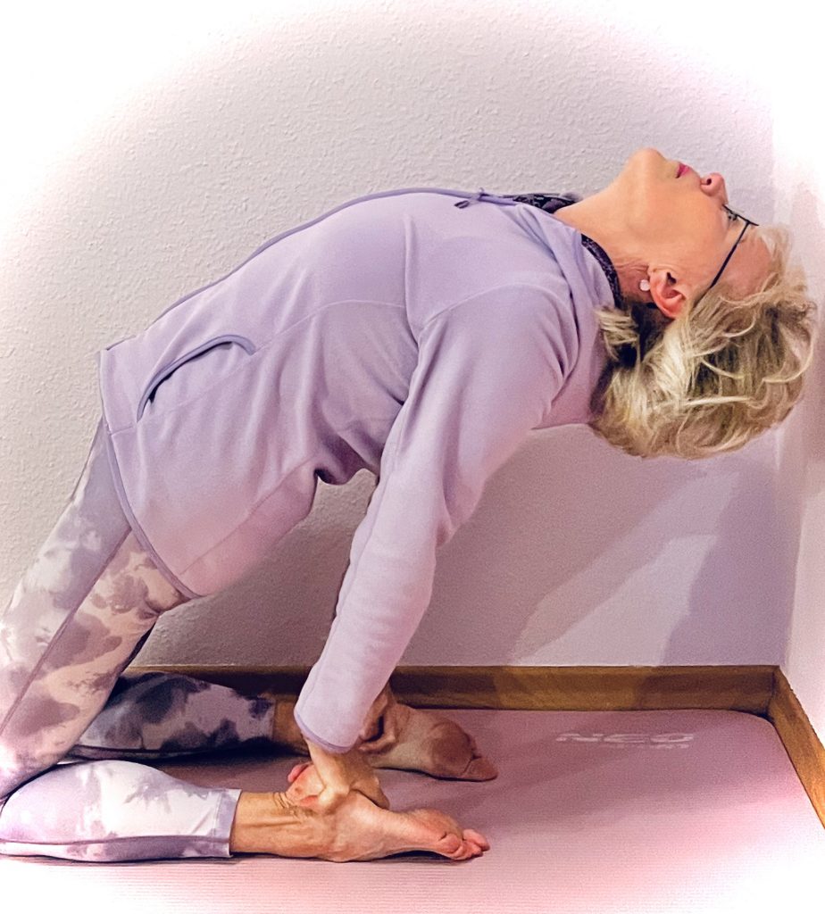 a woman in yoga pose, YogaKrege, Yoga